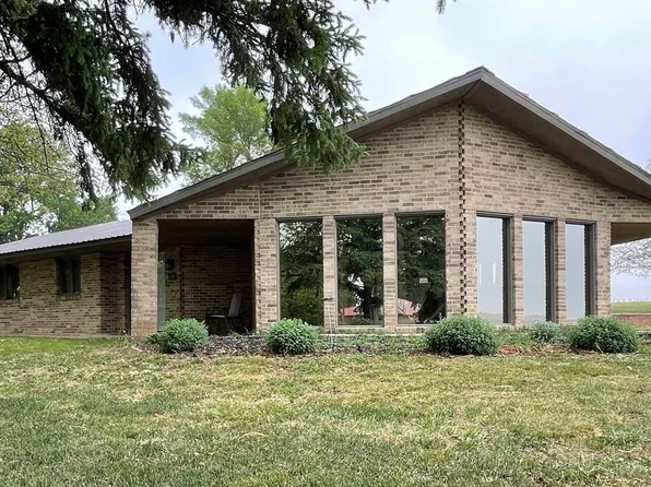 705 S Hampton St, Wausa, NE 68786