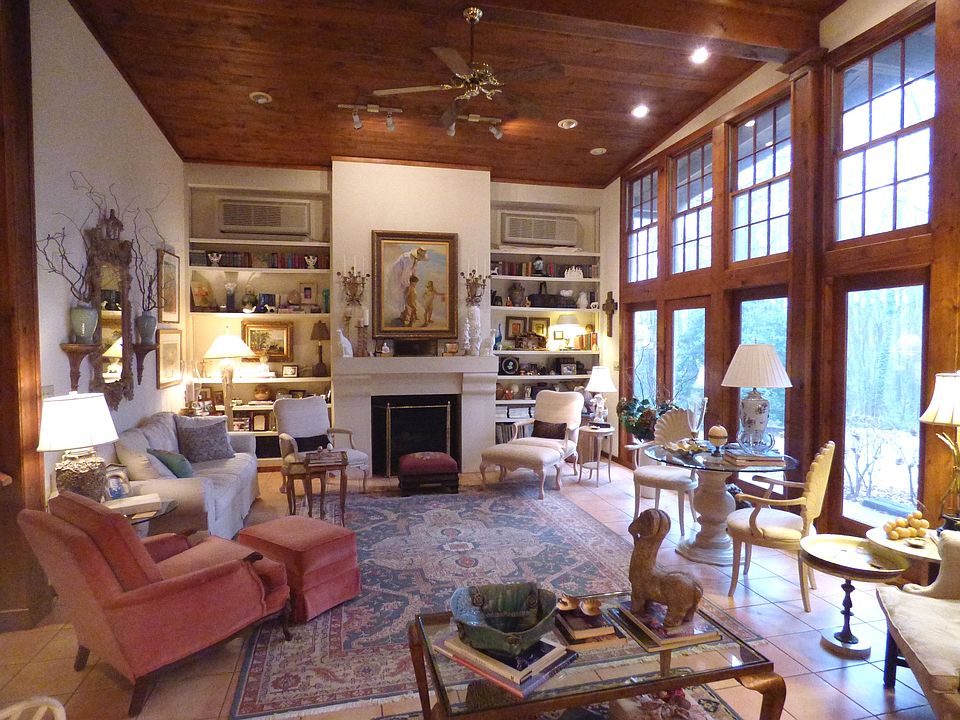 1st image of 349 Fieldstone Cir