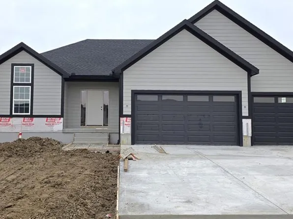 4551 145th Ct, Basehor, KS 66007