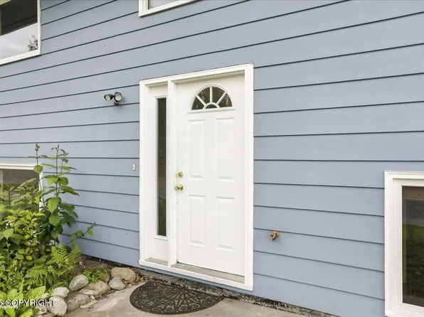 7512 E 20th Ave, Anchorage, AK 99504