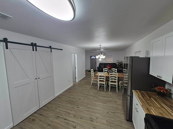 5th image of 1005 Taylor St