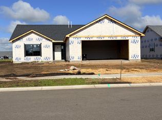 1066 Cullen St, Saint Peter, MN 56082