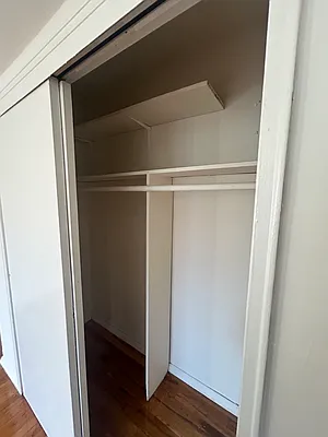 Rented by Manhattan Realty Group | media 20