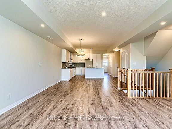 2nd image of 124 Seabrook Dr #8