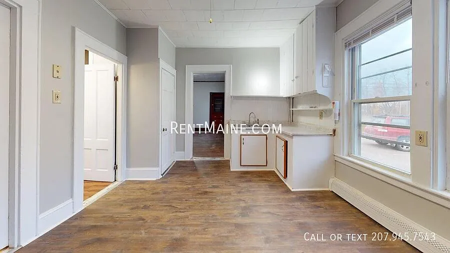 3 bed, 992 sqft, $1,625 — Photo 2