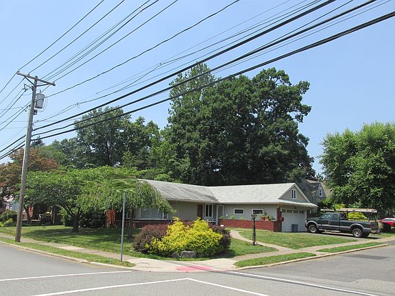 2nd image of 4-04 Cyril Ave