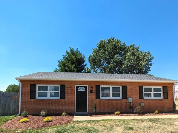 17 Rogers Cir, Newark, DE 19702