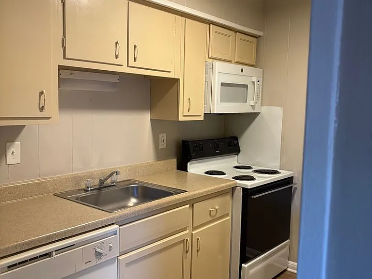10542 Jefferson Hwy — Photo 22