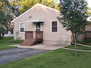 214 N Front St #1, Saint Peter, MN 56082