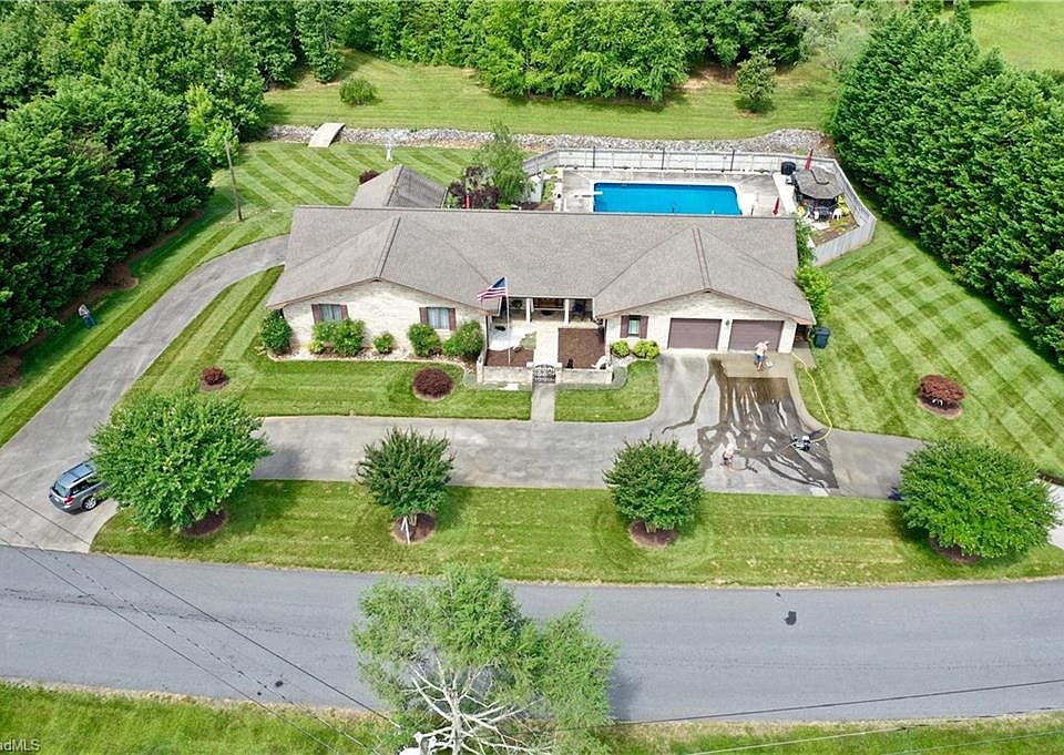 1st image of 187 Raven Maple Dr