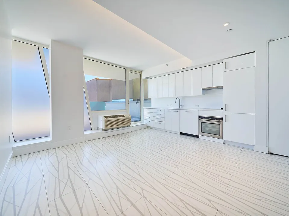 329 Pleasant Ave #6B