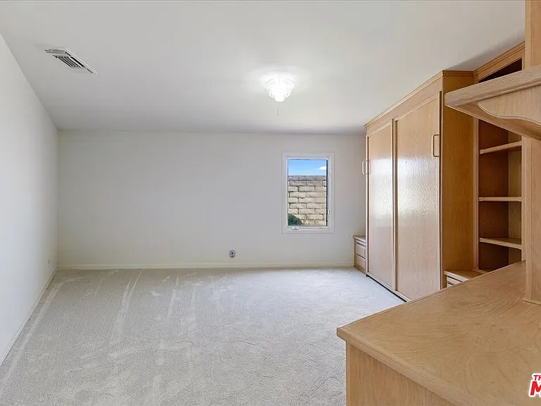 18244 Coastline Dr — Photo 20