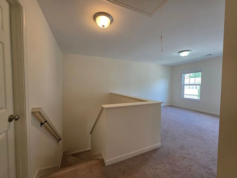 1490 Avalon Creek Rd — Photo 7