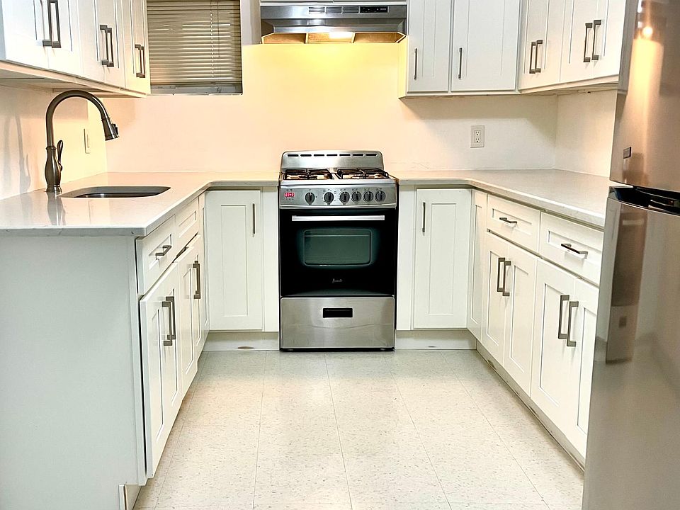 1st image of 3284 Griswold Ave #4
