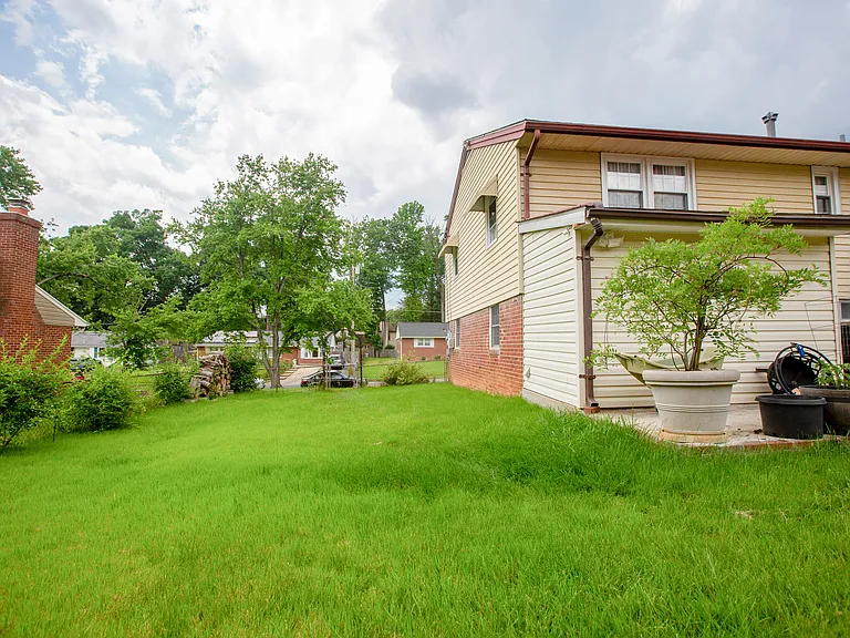 6741 Bostwick Dr — Photo 43