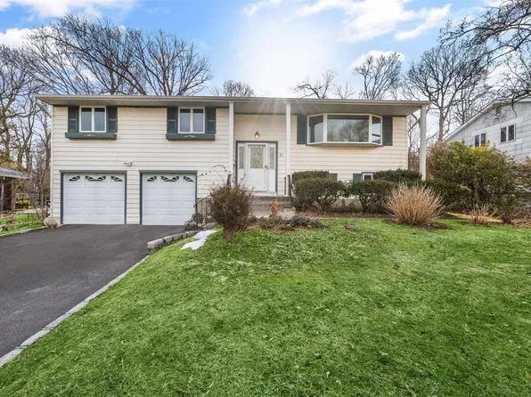 9 Fisher Road, Commack, NY 11725