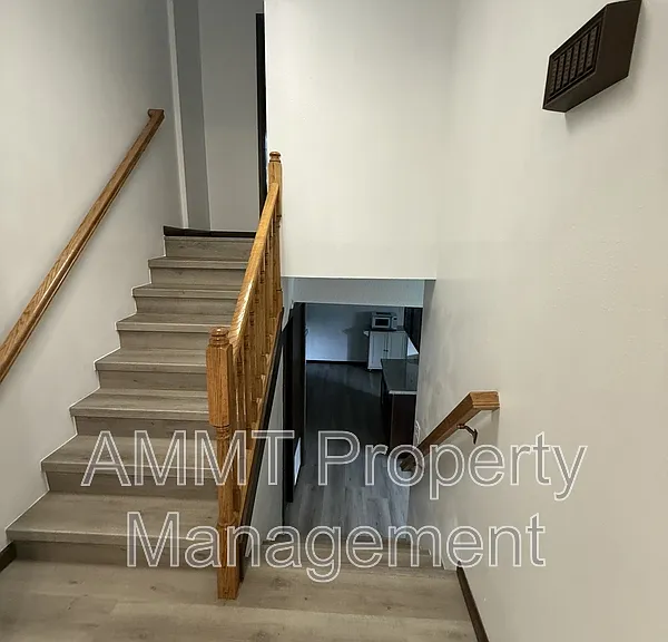 608 S Garnavillo St #1 — Photo 1