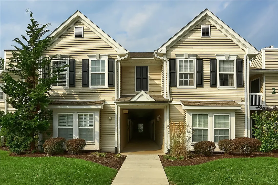 3 bed, 1485 sqft, $2,200 — Photo 1