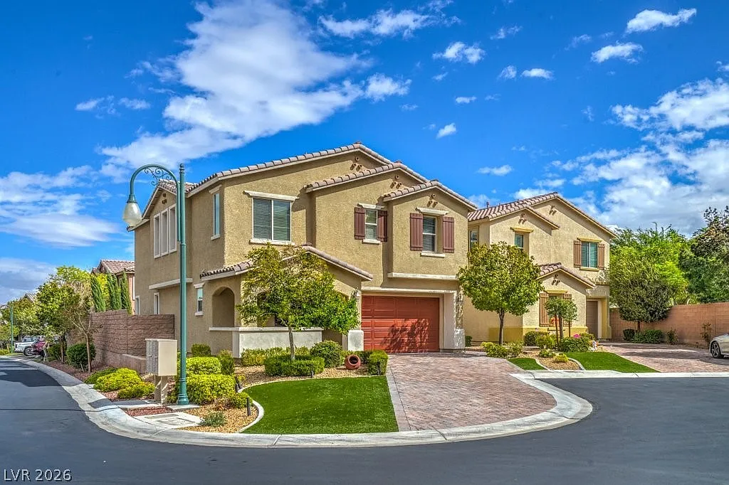 4 bed, 3.5 bath, 2482 sqft, $3,850 — Photo 3
