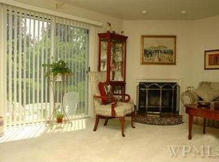 48 Hemlock Cir, Peekskill, NY 10566