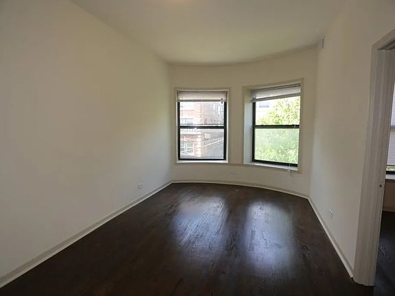 3rd image of 1315 W Leland Ave APT 2