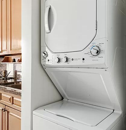 5th image of 45 E 72nd St APT 15C