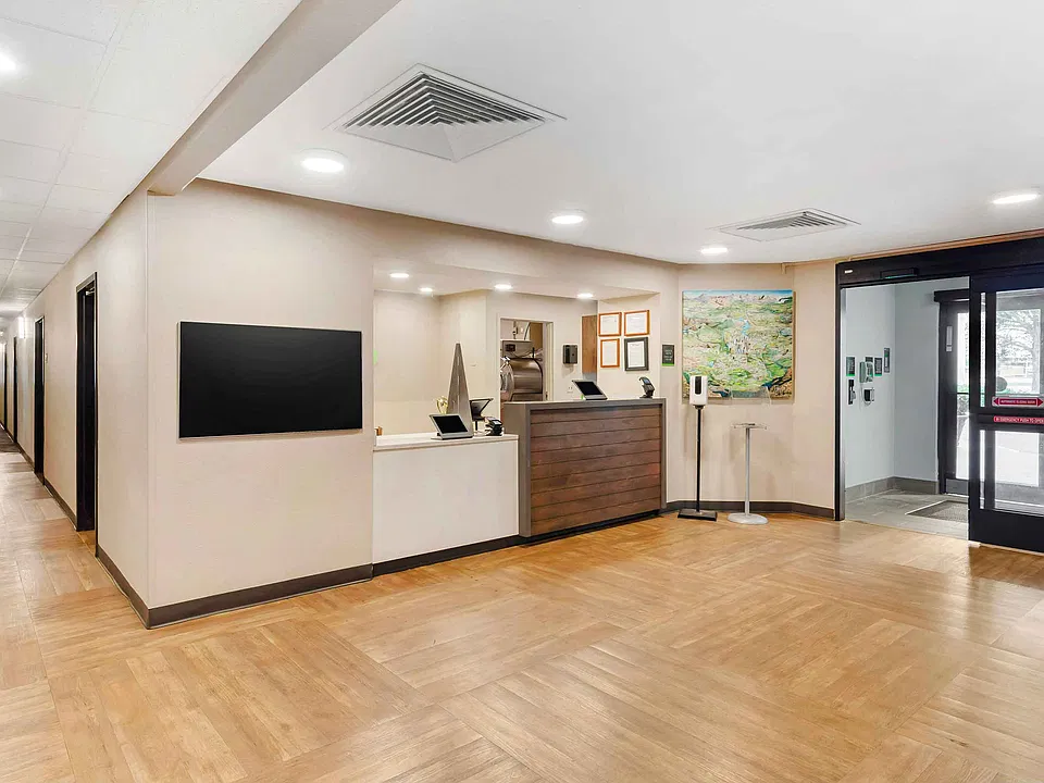 Lobby and Guest Check-in