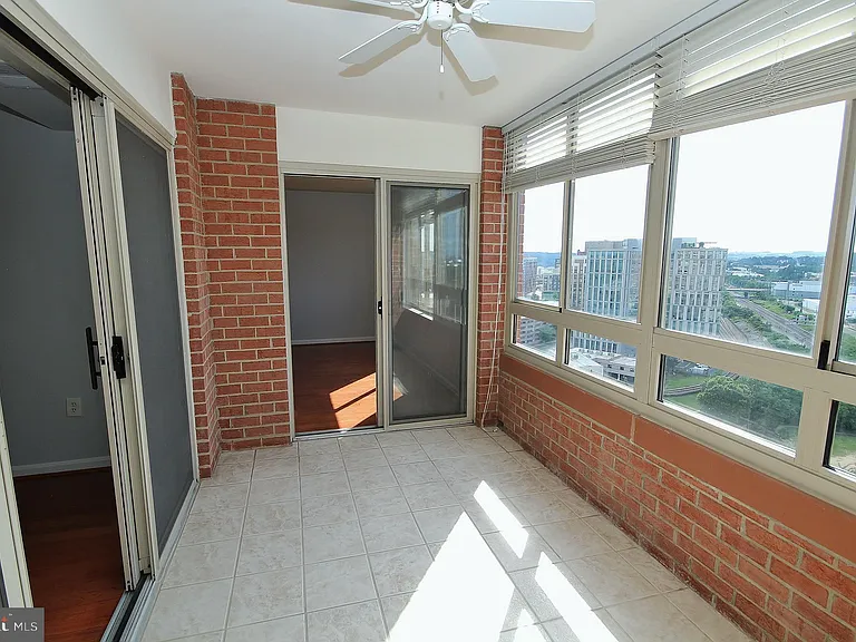 2151 Jamieson Ave #2011 — Photo 20