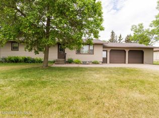 433 8th St SW, Perham, MN 56573