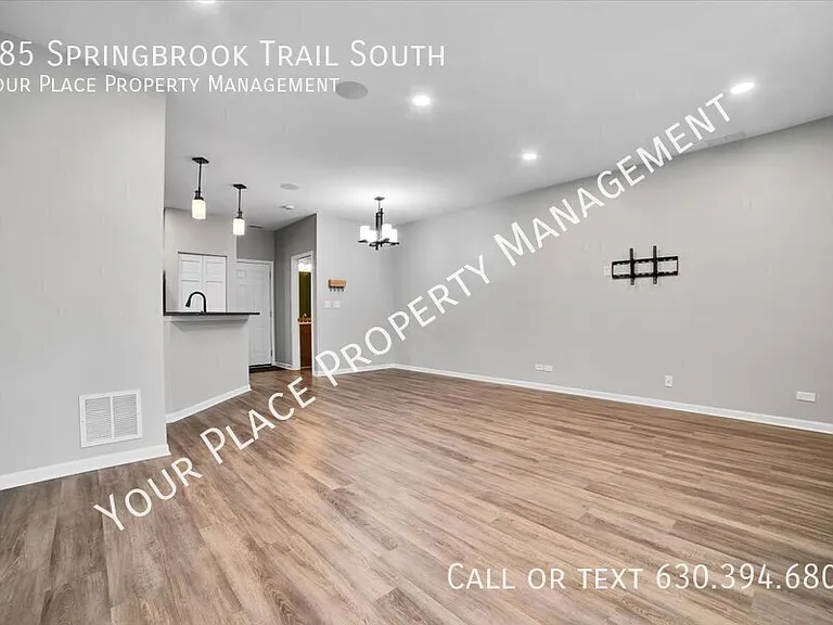 285 Springbrook Trl S — Photo 3
