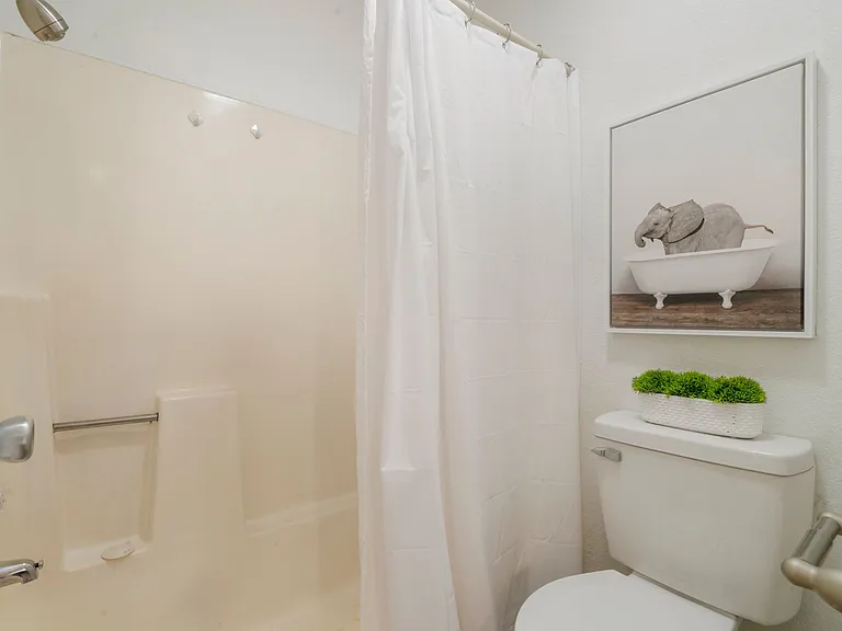 Twin Oaks - $500 Off First Months Rent! — Photo 15
