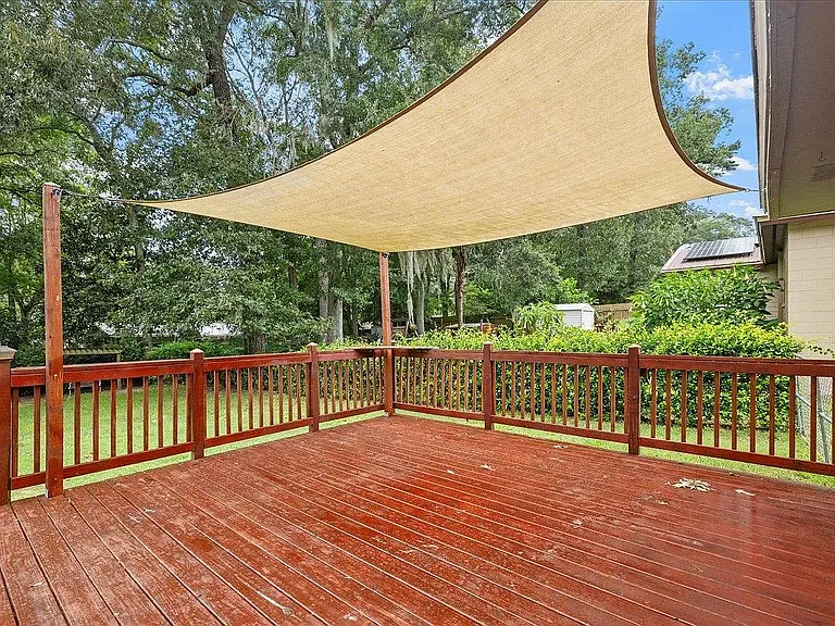 2136 Harriet Dr — Photo 16
