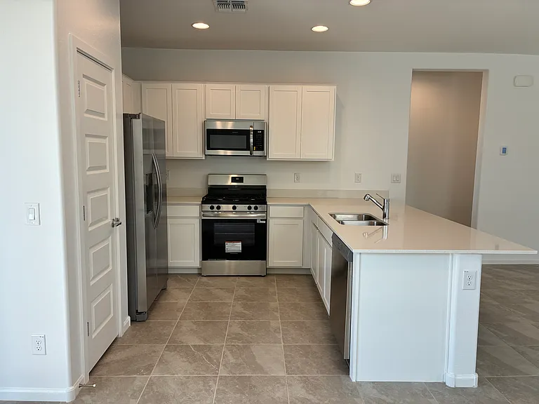 17321 W Gray Fox Trl — Photo 10