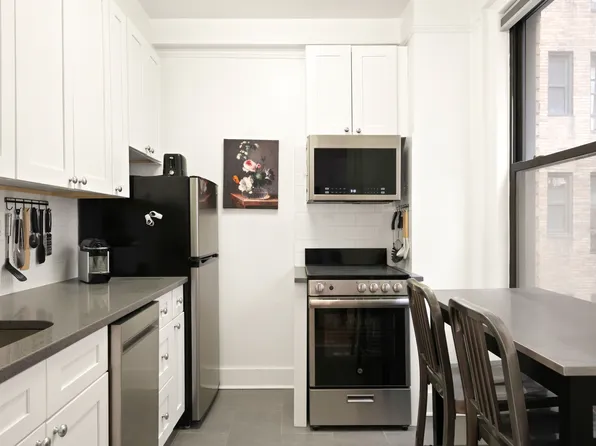 33 Riverside Drive image 4 of 8