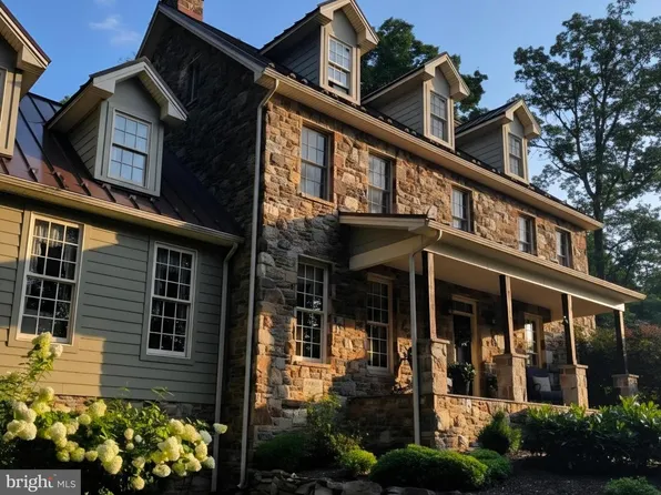 1278 Glatco Lodge Rd, Hanover, PA 17331