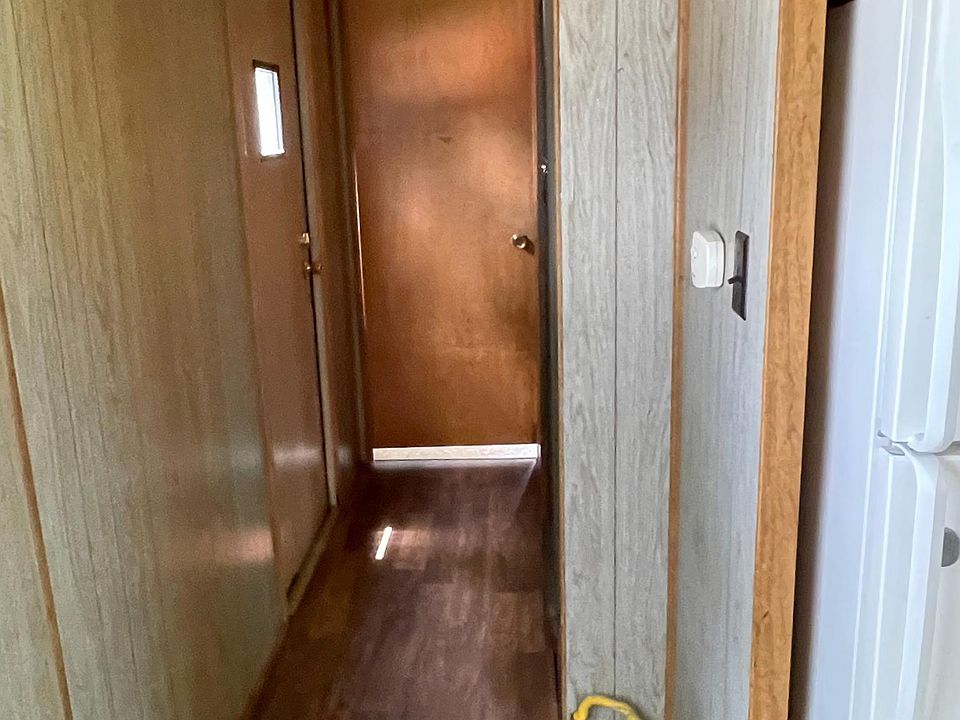 1st image of 104 N Oak St Trailer 5