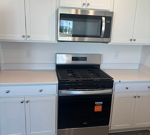 4th image of 45 Sweet Meadow Rd #1