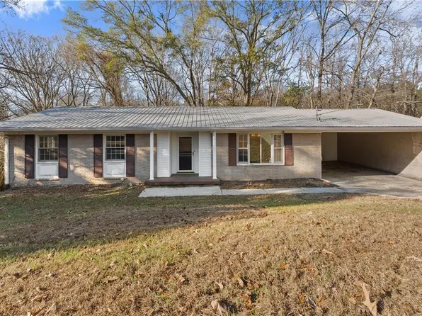 660 Honeysuckle Rd, Gainesville, GA 30501