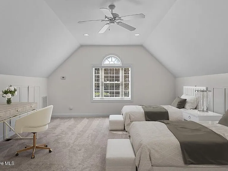 8825 Sawmill Creek Ln — Photo 12