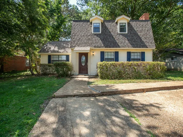 2009 Douglas McArthur Dr, Starkville, MS 39759