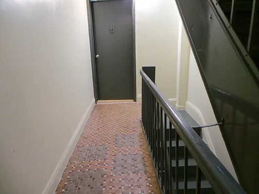 Rented by Perry Associates NYC Inc | media 31