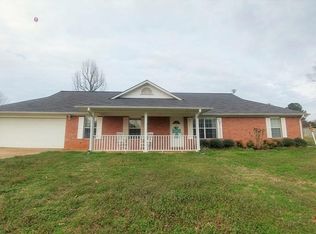 300 Laveda Ln, Pontotoc, MS 38863