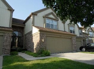 206 Lorraine Cir, Bloomingdale, IL 60108