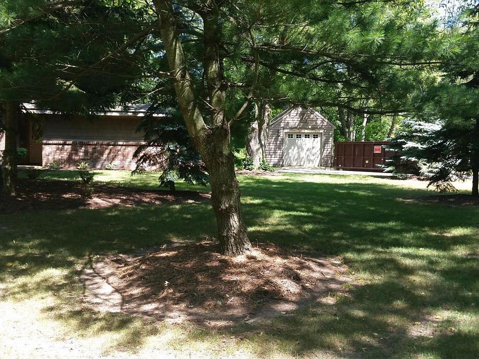 2nd image of 3961 65th St