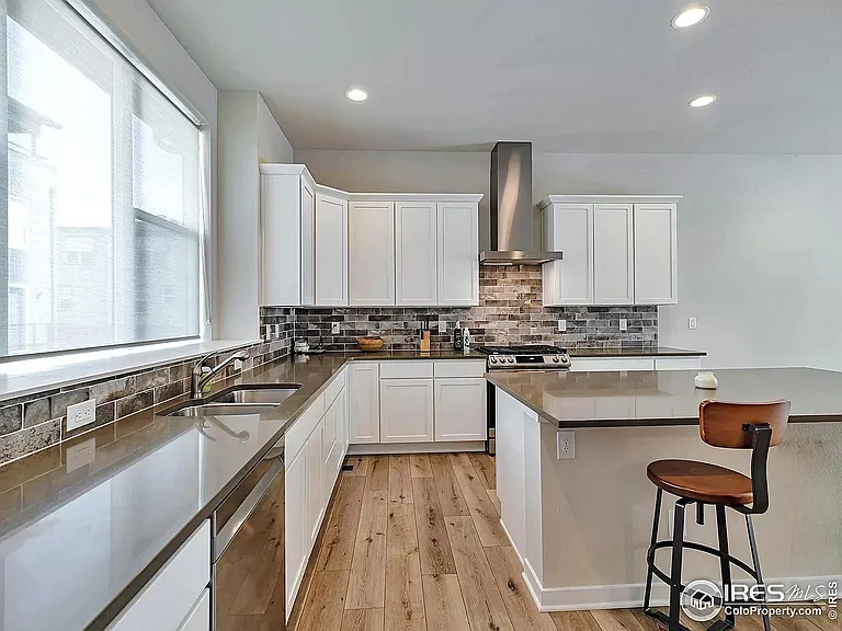 526 Meridian Ln — Photo 20