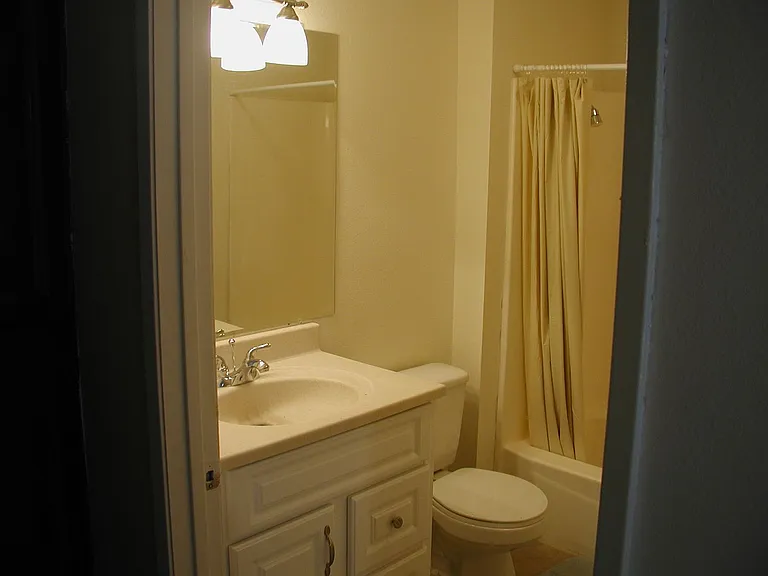 Mira Monte Apartments — Photo 8