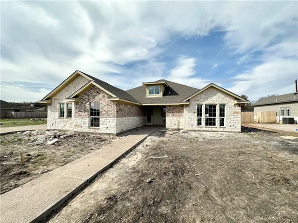 829 Day Star Dr, Hewitt, TX 76643
