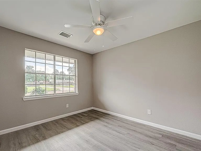 8619 Valley Meadow Dr — Photo 10