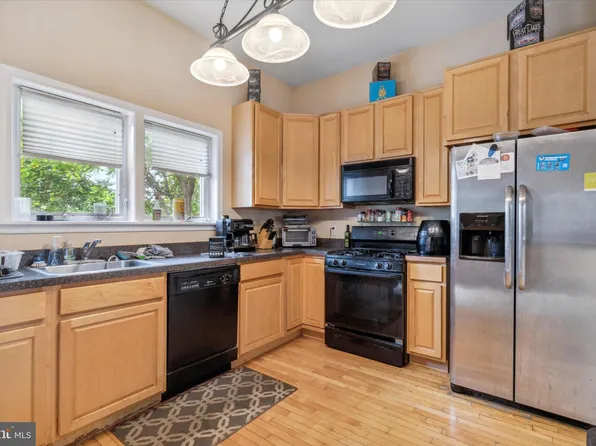 4514 Baker St, Philadelphia, PA 19127
