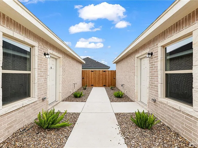 1100 E Mahala Ave #3 — Photo 3